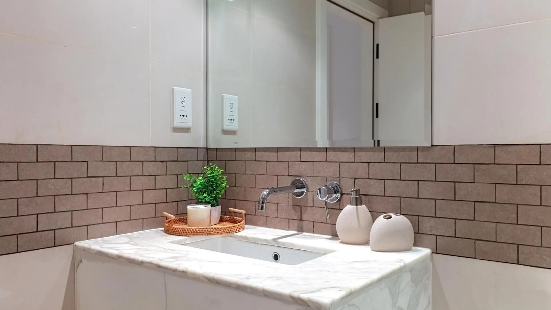 דובאי Stylish Apartment With Direct Access Marina Walk & Beach Sleeps4