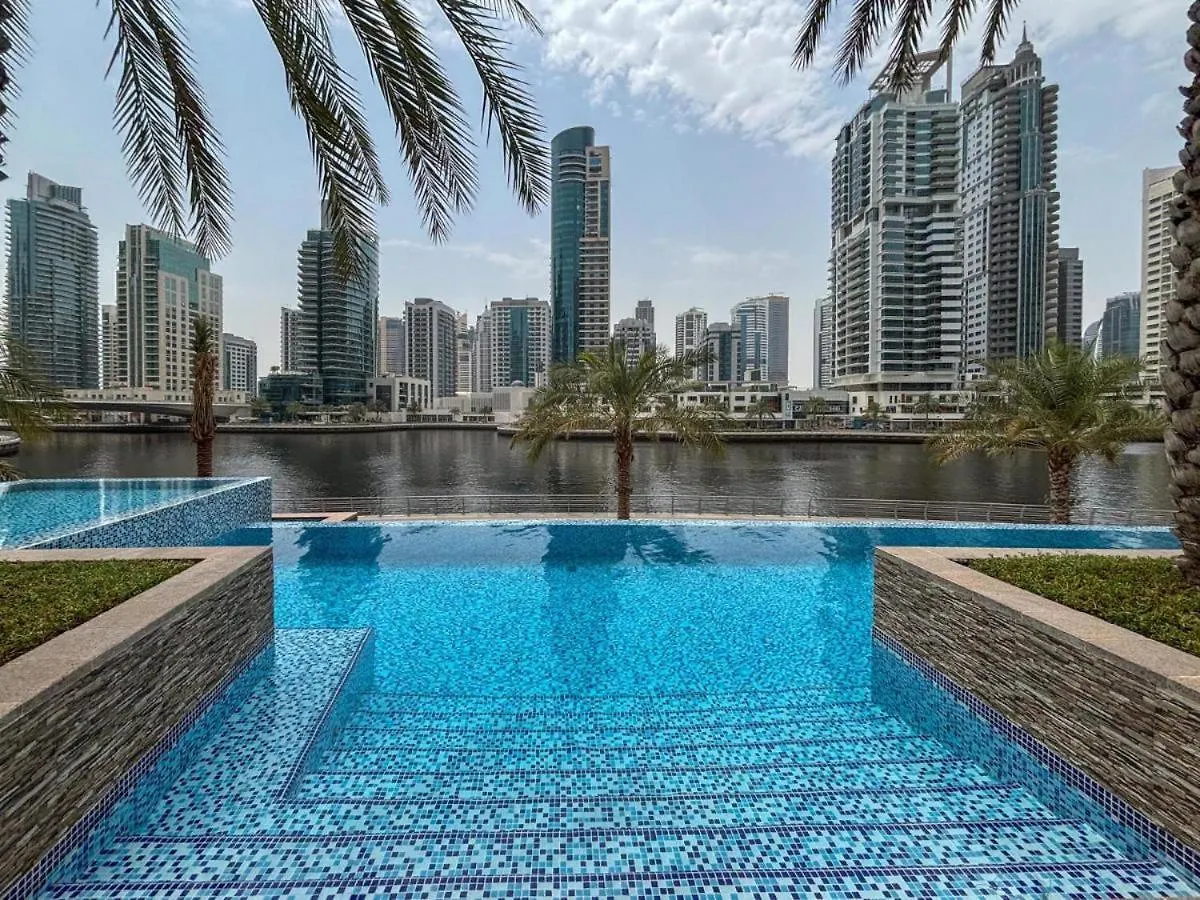 Stylish Apartment With Direct Access Marina Walk & Beach Sleeps4 Dubai