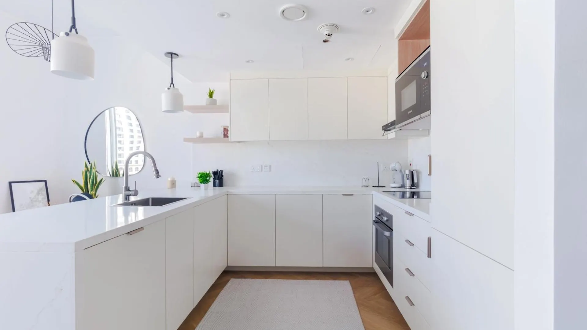 Stylish Apartment With Direct Access Marina Walk & Beach Sleeps4 Dubai