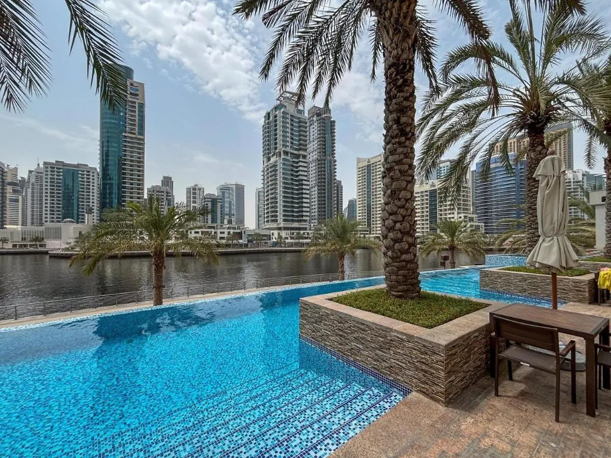 Stylish Apartment With Direct Access Marina Walk & Beach Sleeps4 迪拜