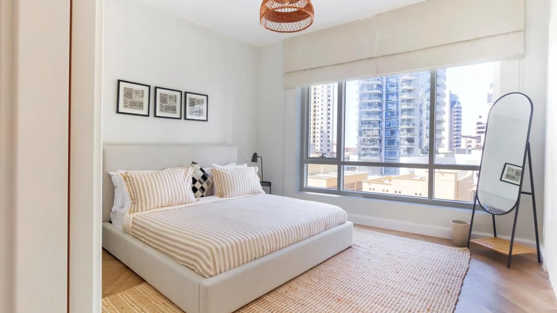 Stylish Apartment With Direct Access Marina Walk & Beach Sleeps4 迪拜